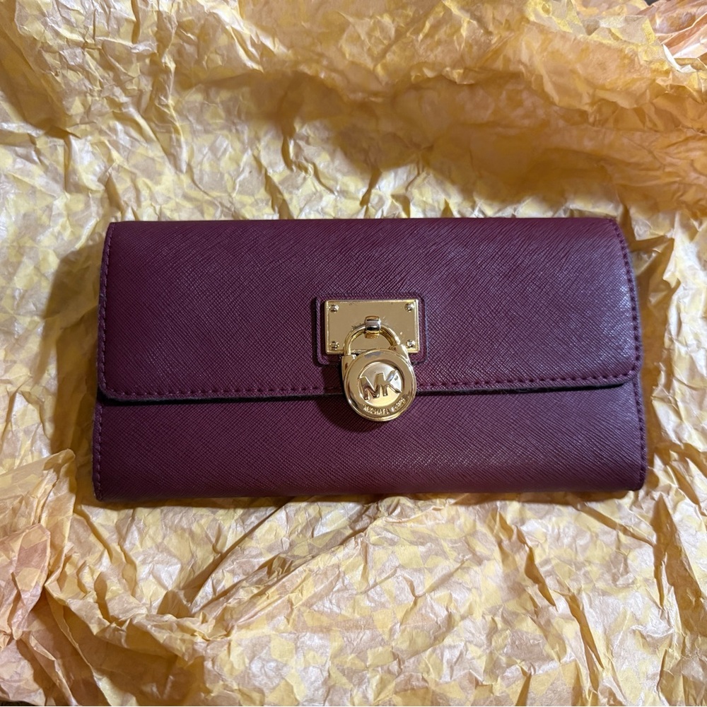 Michael Kors Purple Saffiano Leather Continental Wallet Clutch MK Lock